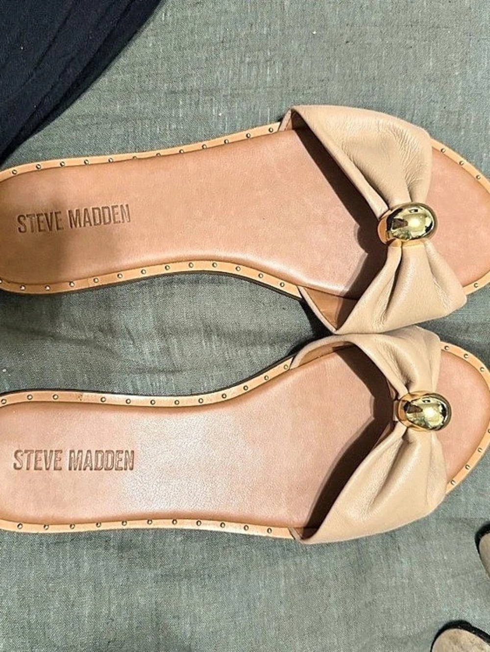 Steve Madden Bow Slide Sandals in Tan